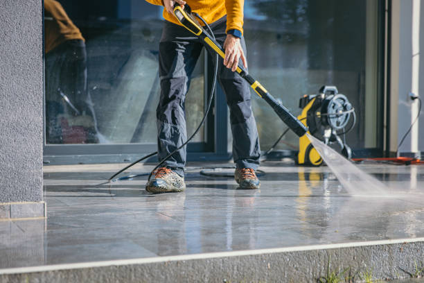 Fence Pressure Washing in Raytown, MO